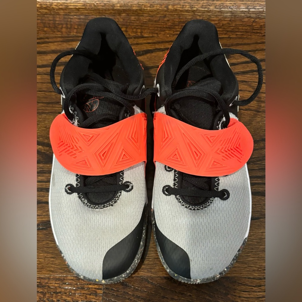 Nike Boys Basketball Shoes Sz 3Y